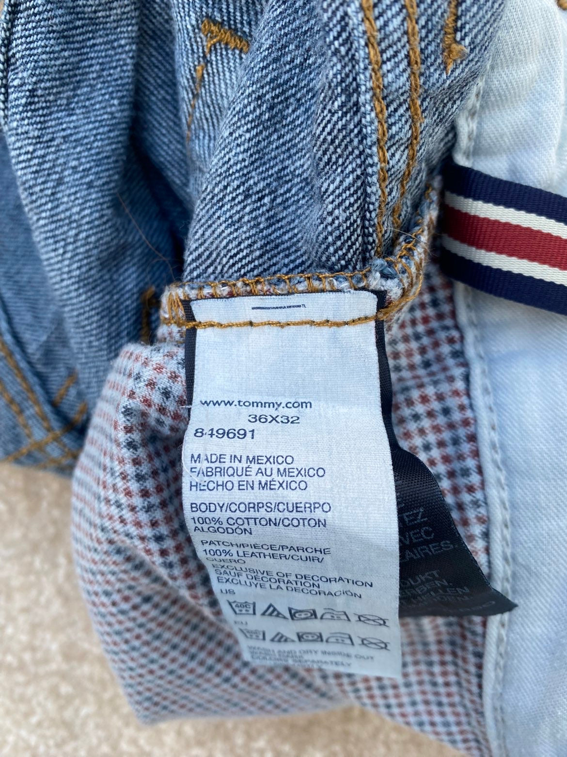 Tommy Hilfiger Jeans 36W 32L (stained)