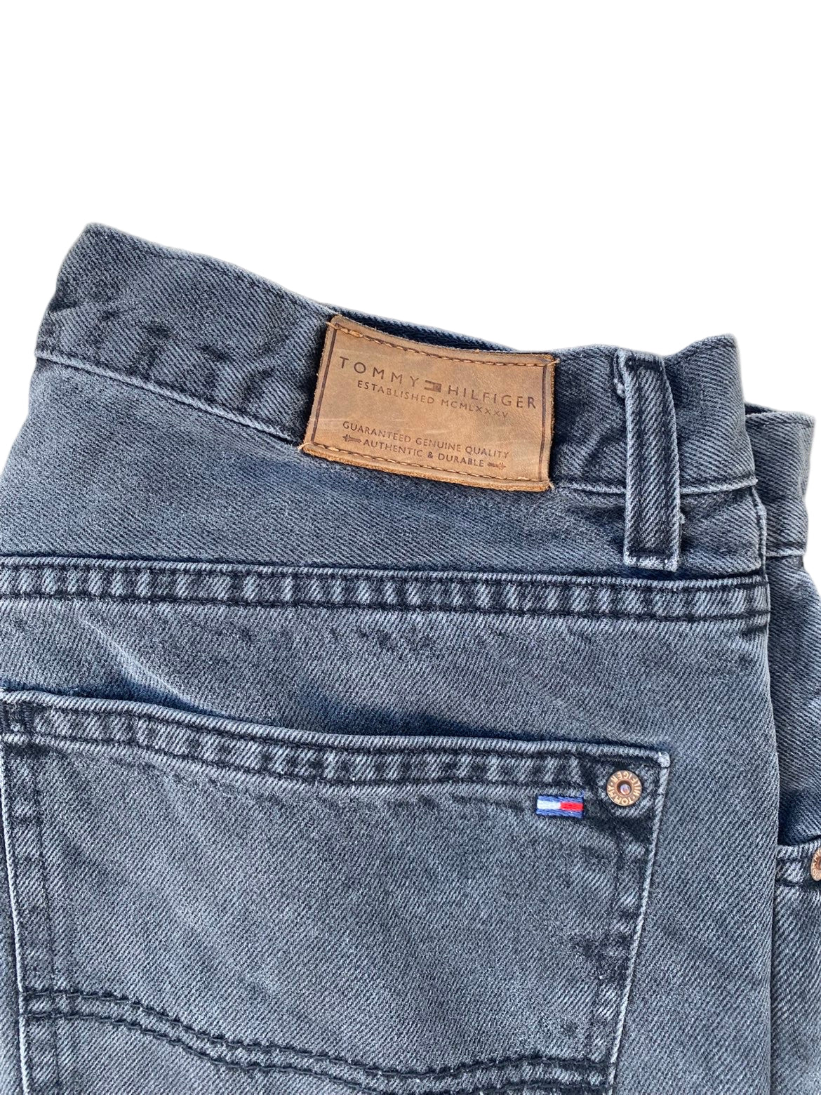 Tommy Hilfiger Jeans 36W 30L (fraying heels)